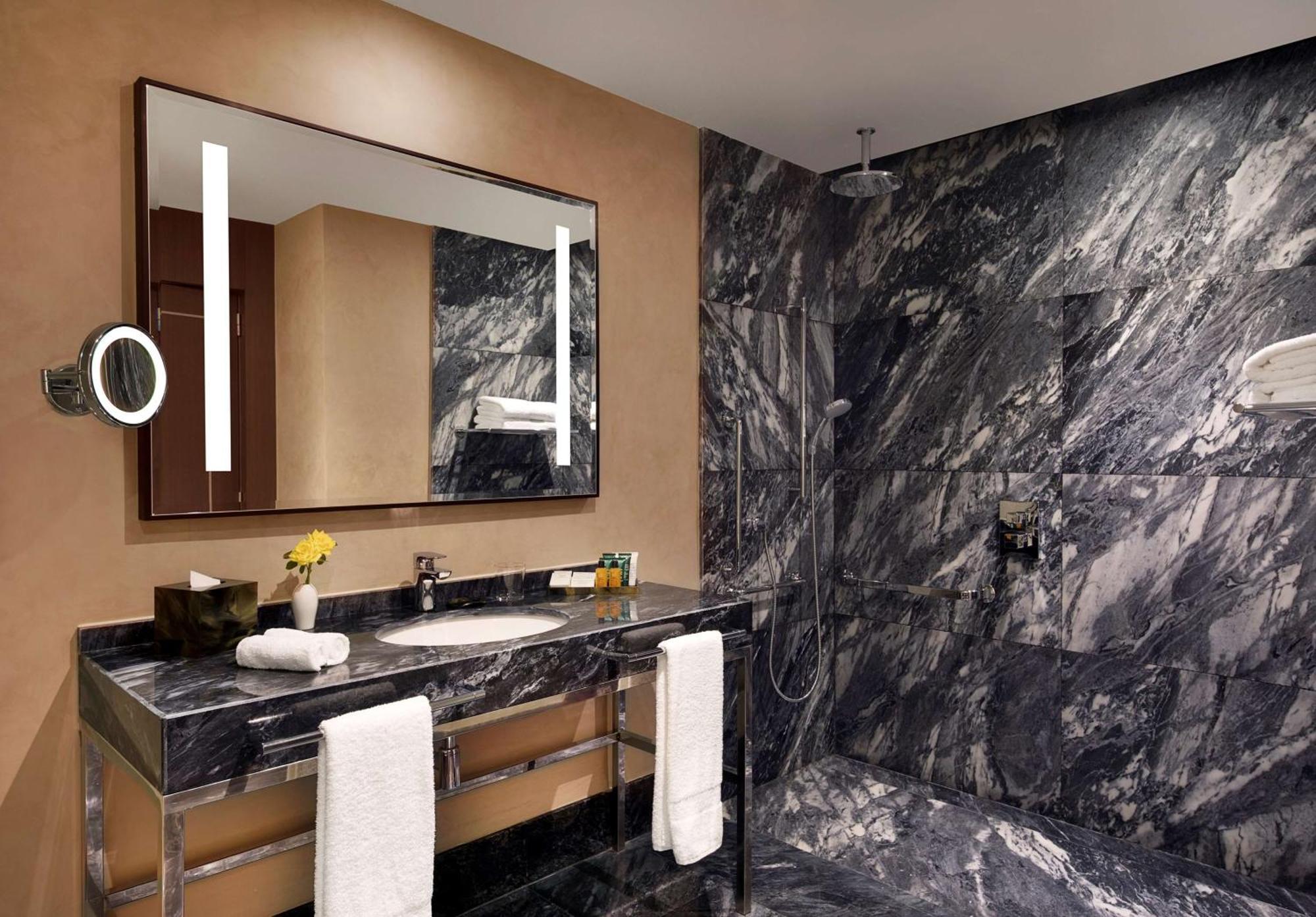 Hilton Tanger City Center Exterior photo Bathroom
