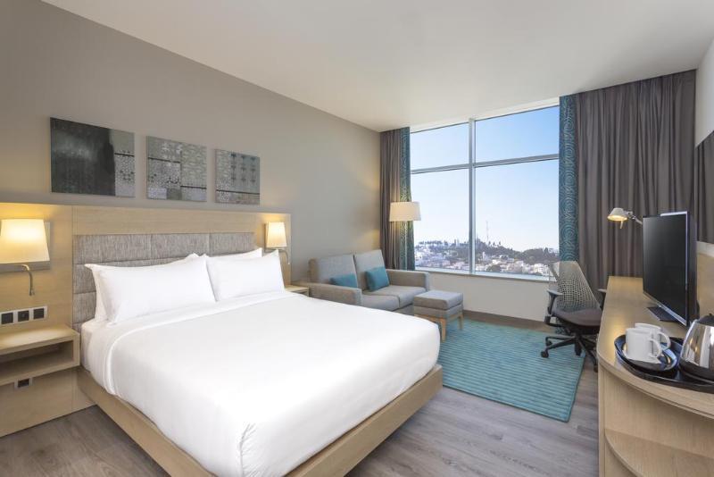 Hilton Tanger City Center Exterior photo A typical guest room at the Hilton Garden Inn